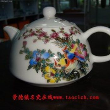 粉彩花鸟茶壶