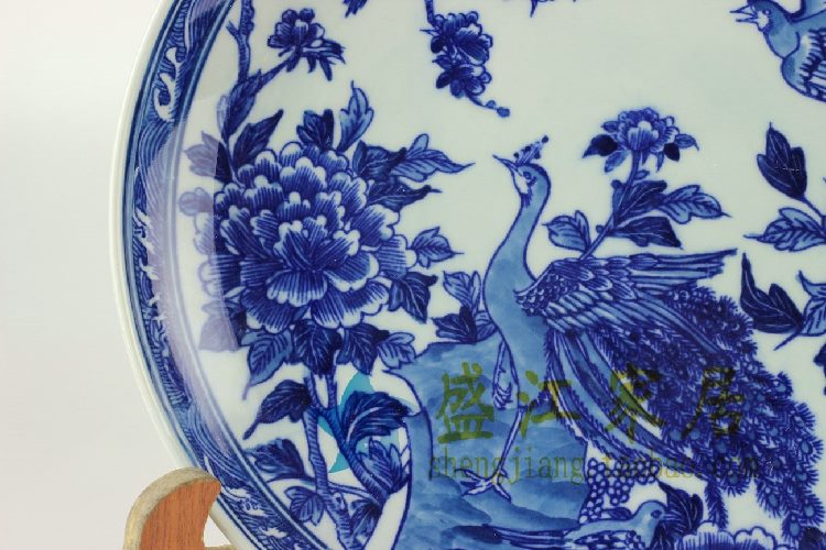 RYXC26景德镇精品陶瓷青花盘子挂盘赏盘瓷盘孔雀花鸟图案收藏送人