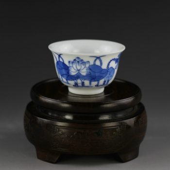 14U66-A 手绘青花荷莲图功夫茶杯 品茗杯  