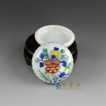 14AS138手绘青花斗彩荷莲图印泥盒 文房用具
