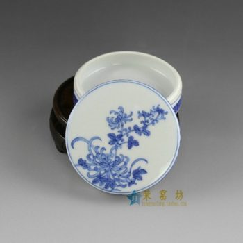 14AS126 手绘青花秋菊图印泥盒 文房用具