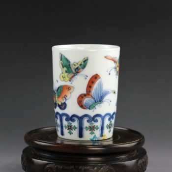 14AS83手绘青花斗彩蝴蝶花卉图茶杯 品茗杯
