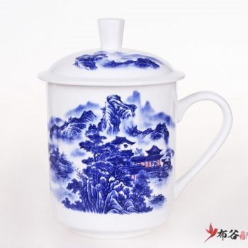 CBDI43-ZD-01手工高档骨瓷青花山川锦绣图茶杯品茗杯 手柄带盖老板杯尺寸 高15cm口径9cm容量550m
