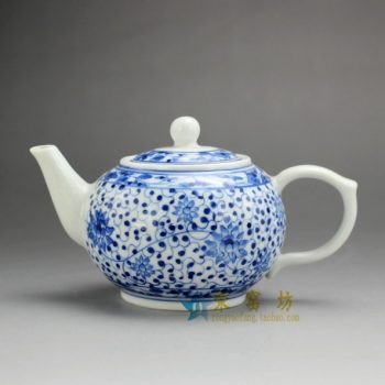 14G121 7513手工青花缠枝花卉纹茶壶 手柄泡茶壶 尺寸： 口径 5.5厘米 肚径 9.2厘米 高 8.2厘米 容量 250毫升
