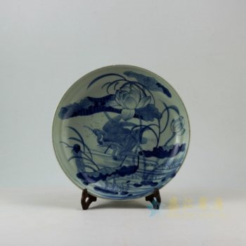 RZEY11-C 9335仿古青花鹭栖荷莲图瓷盘 挂盘 赏碟 尺寸: 28.5厘米 深度 5.2厘米