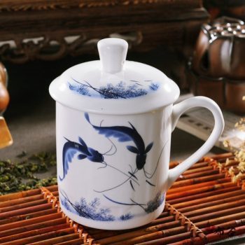 CBDI43-P-13手工青花斗彩年年有余图茶杯 品茗杯 老板杯尺寸 高15cm口径9cm容量550ml