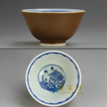 RYBS89.JPG敬畏堂紫金釉全手工茶杯 手绘青花蝶恋花图茶杯 品茗杯 茶碗 功夫茶具 尺寸：口径 6.8厘米 高 3.6厘米 容量 40厘米