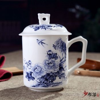 CBDI42-C-07手工高档骨瓷带孔盖杯 青花富贵花开图茶杯 品茗杯 老板杯尺寸 高15cm口径9cm容量550m