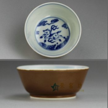 RYBS95.JPG敬畏堂紫金釉全手工茶杯 手绘青花飞马图茶杯 品茗杯 功夫茶具 尺寸： 口径 7厘米 高 3.2厘米 容量 45毫升