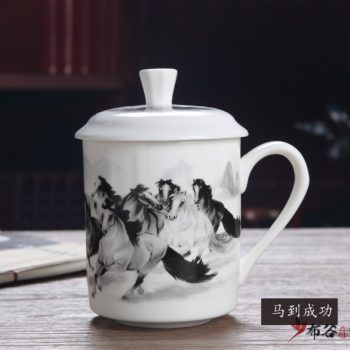 CBDI43-H-33手工高档骨瓷釉下骏马奔腾图茶杯 品茗杯 老板杯尺寸 高15cm口径9cm容量550ml