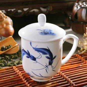 CBDI33-C-01手工高档骨瓷景式杯 青花年年有余图茶杯 品茗杯 老板杯尺寸：高15/11cm 口径 11cm 容量 550ml