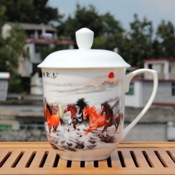 CBDI40-F-01手工高档骨瓷将军杯 粉彩马到成功图茶杯 品茗杯 大号老板杯尺寸：高 17cm 净高 12cm 口径 11cm 容量 850ml 重量 600g