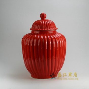 RYMA95-A 0157景德镇陶瓷 高温颜色釉红色罐 南瓜罐 盖罐 储物罐 产品规格尺寸： 口径 20.3厘米 肚径 36.5毫米 高 54.3厘米