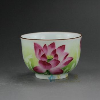 RYOK76-B 0648景德镇陶瓷 亚光白纯手工胎 手绘粉彩荷花图茶杯 品茗杯 功夫茶具 尺寸：口径 6.3厘米 高 4.5厘米 容量 70毫升