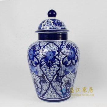RYPU15-B 1765景德镇陶瓷 手绘青花花卉图瓷罐 盖罐 将军罐 储物罐 规格：口径 11厘米 肚径 22厘米 高 36厘米
