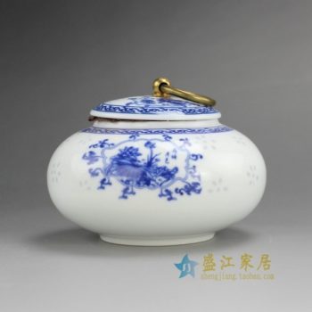 RZEJ03 9813景德镇陶瓷 手绘青花花卉带环盖茶叶罐 盖罐 密封罐 规格尺寸：口径 6厘米 肚径 11厘米 高 8.2厘米