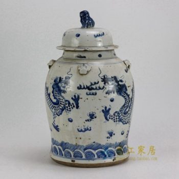 RZEY12 0551景德镇陶瓷 仿古青花手绘双龙狮子狗头将军罐 盖罐 储物罐 尺寸：口径 14厘米 肚径 26厘米 高 45厘