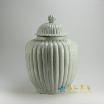 RYMA95-C 0166景德镇陶瓷 高温颜色釉白色瓷罐 南瓜罐 盖罐 储物罐 产品规格尺寸： 口径 20.3 厘米 肚径 36.5 毫米 高 54.3 厘米