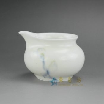 14CY02 1112手绘粉彩花蕊图亚光釉公道杯 公杯 尺寸： 口径 5.9厘米 肚径 8.2厘米高5.2 厘米 容量 140毫升