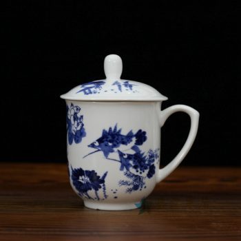 CBDI33-G手绘青花和为贵骨瓷茶杯 带盖老板杯 办公杯 尺寸：口径 8.6厘米 盖径 9.6厘米 高 13.6厘米 容量 380毫升