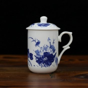 CBDI48-D手绘青花骨瓷茶杯 泡茶杯 老板杯 办公杯 尺寸; 口径 7.7厘米 盖径 8.6厘米 高 13.8厘米 容量 350毫升