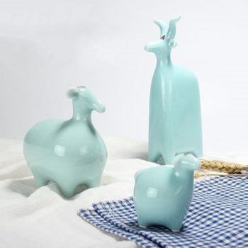RZLY04   景德镇陶瓷工艺品中式家居创意可爱动物装饰摆件三羊开泰招财礼品
