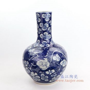 RYWD29 景德镇陶瓷 清康熙蓝地青花穿花龙纹胆瓶