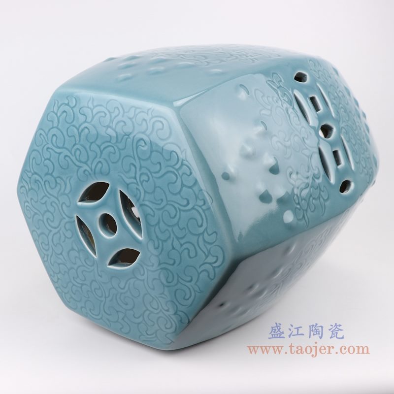 RYIR137 影青浅蓝雕刻陶瓷凳子 纹饰细节图