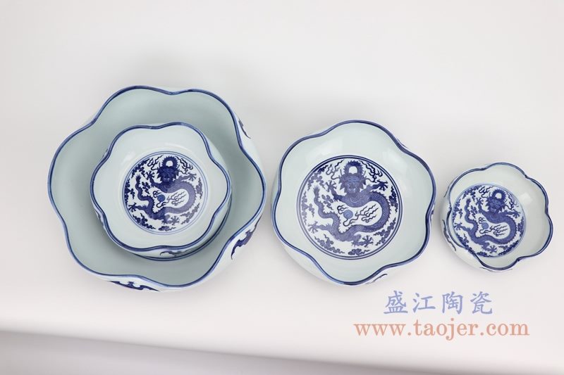 上图：青花云龙纹荷叶形花口笔洗水浅组合图  购买请点击图片