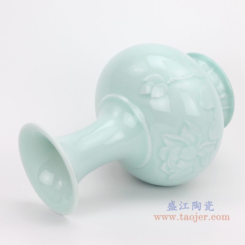 上图：颜色釉豆青影青雕刻荷花赏瓶 侧面图 购买请点击图片