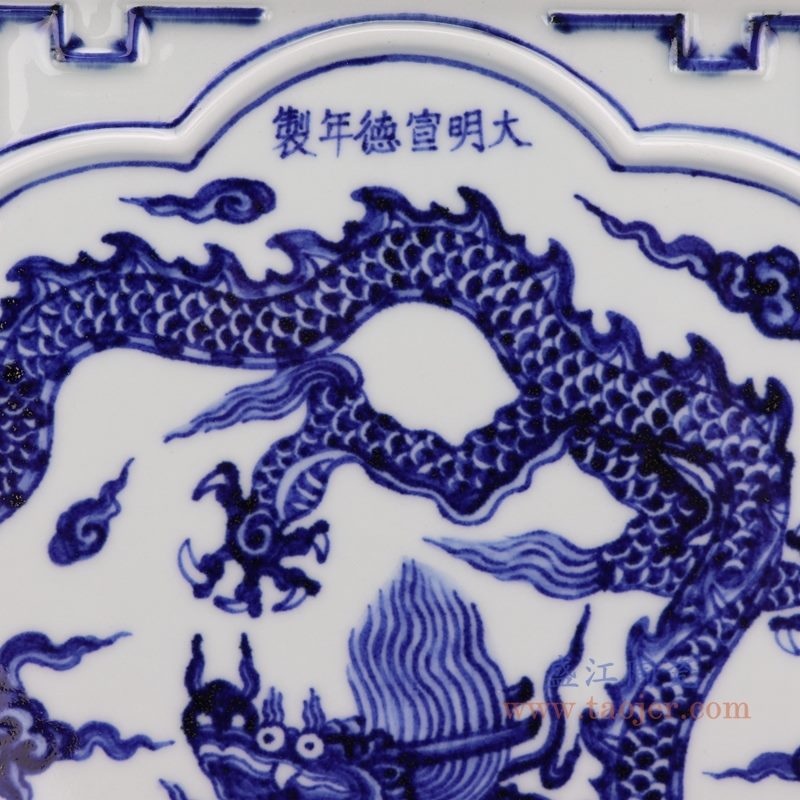 上图:仿古青花手绘大明宣德云龙纹纹雕刻四方茶盘细节图 购买请点击图片