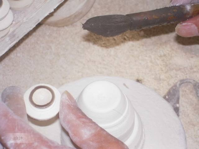 景德镇四大名瓷【青花瓷】的制作过程（全程图文）(全手绘茶具范例)