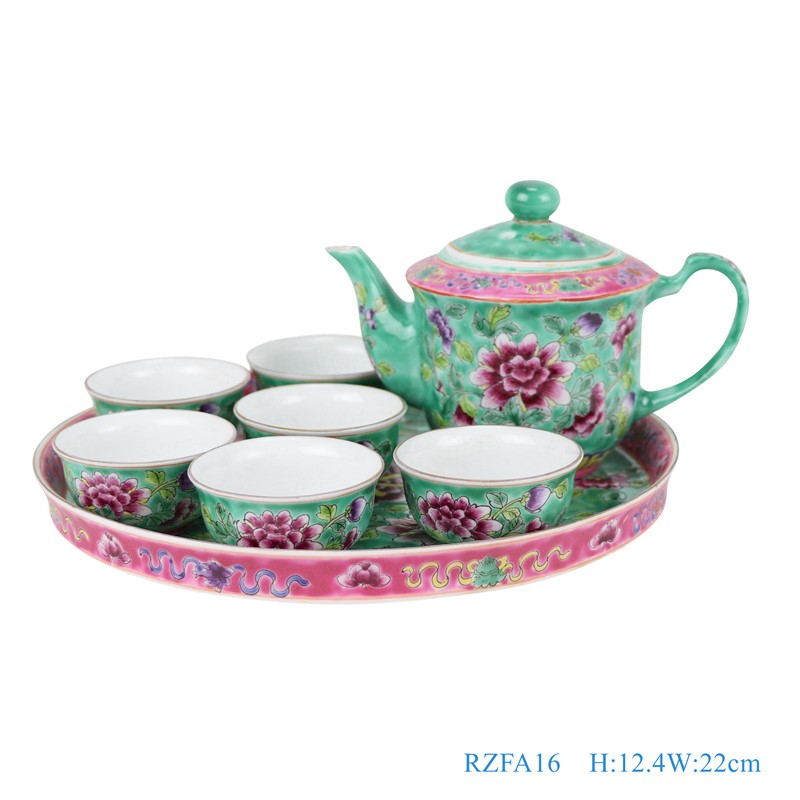 上图：粉彩绿色牡丹纹镀金茶壶茶杯8件套