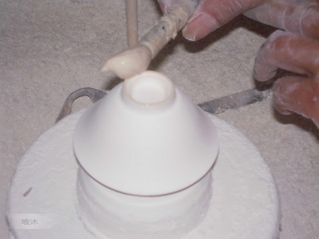 景德镇四大名瓷【青花瓷】的制作过程（全程图文）(全手绘茶具范例)