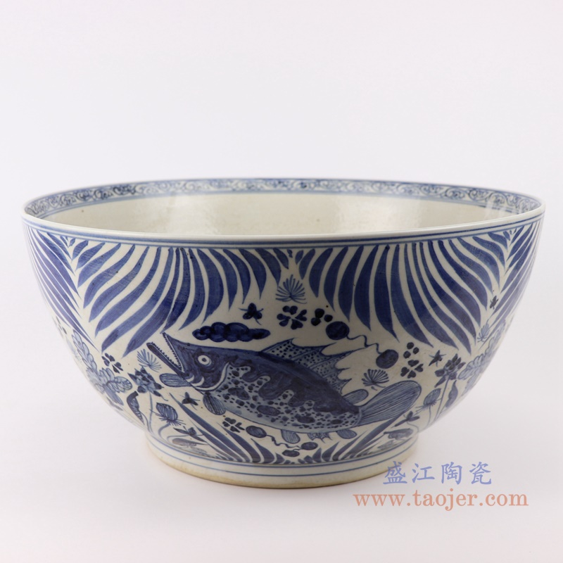 RZFH07-B 鱼藻纹内绘莲池纹大碗正面