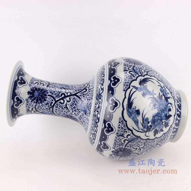 RZFQ31青花缠枝莲开窗开光花鸟赏瓶侧面