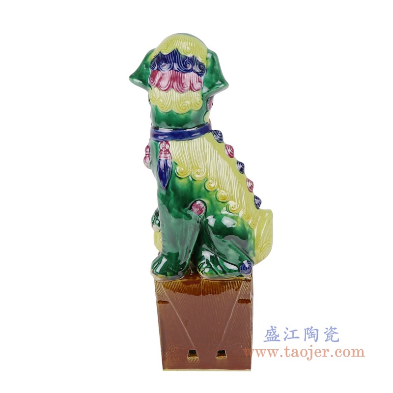 RZGB29仿古粉彩绿色狮子狗一对侧面