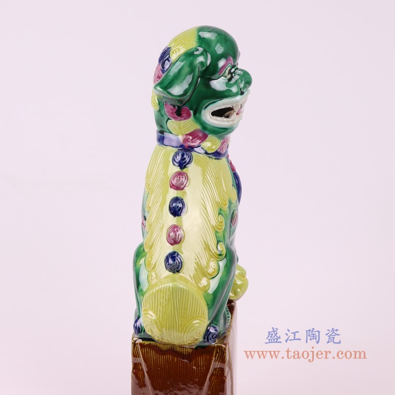 RZGB29仿古粉彩绿色狮子狗一对背面