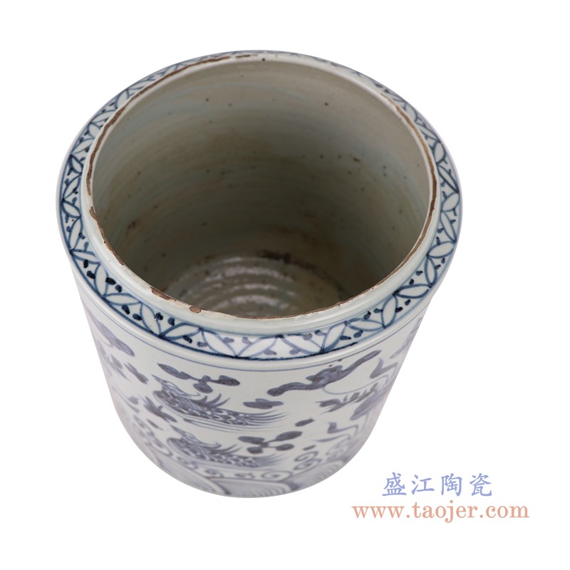 矾红荷花鸳鸯戏水纹笔筒顶部