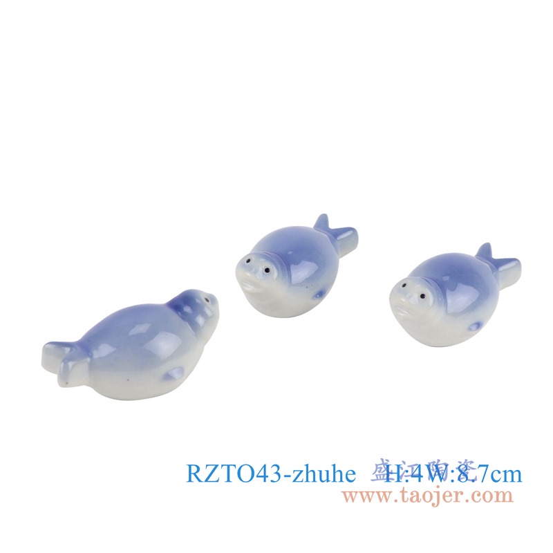 雕塑青花海豚鱼组合图;产品编号：RZTO43       产品尺寸(单位cm):  高：4直径：8.7口径：底径：重量：0.01KG