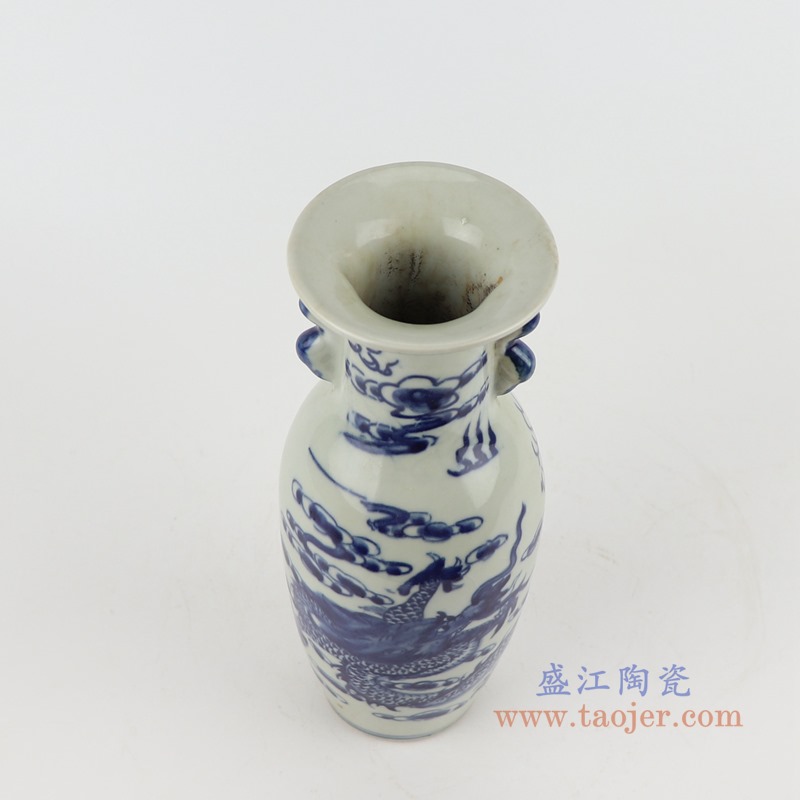 青花龙纹双耳鱼尾花瓶;产品编号：RZGC18-B       产品尺寸(单位cm):  高：25直径：10.2口径：底径：6.3重量：0.8KG