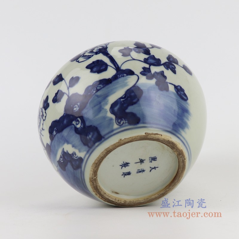 青花牡丹花卉笔洗圆钵;产品编号:RZGC16-D 产品尺寸(单位cm): 高:11.5直径:17.5口径:底径:9重量:1.15KG
