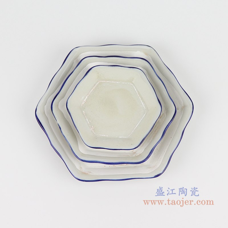 "青花花边口六边形花盆三件套;产品编号：RZTO28       产品尺寸(单位cm):  高：14 12.5 10.5直径：20 15.8 11.8口径：底径：重量：KG"