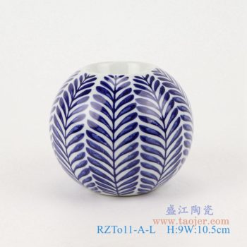 RZTo11-A-B--L-组合图   青花烛台大号组合     高：9直径：10.5口径：底径：5重量：0.35KG