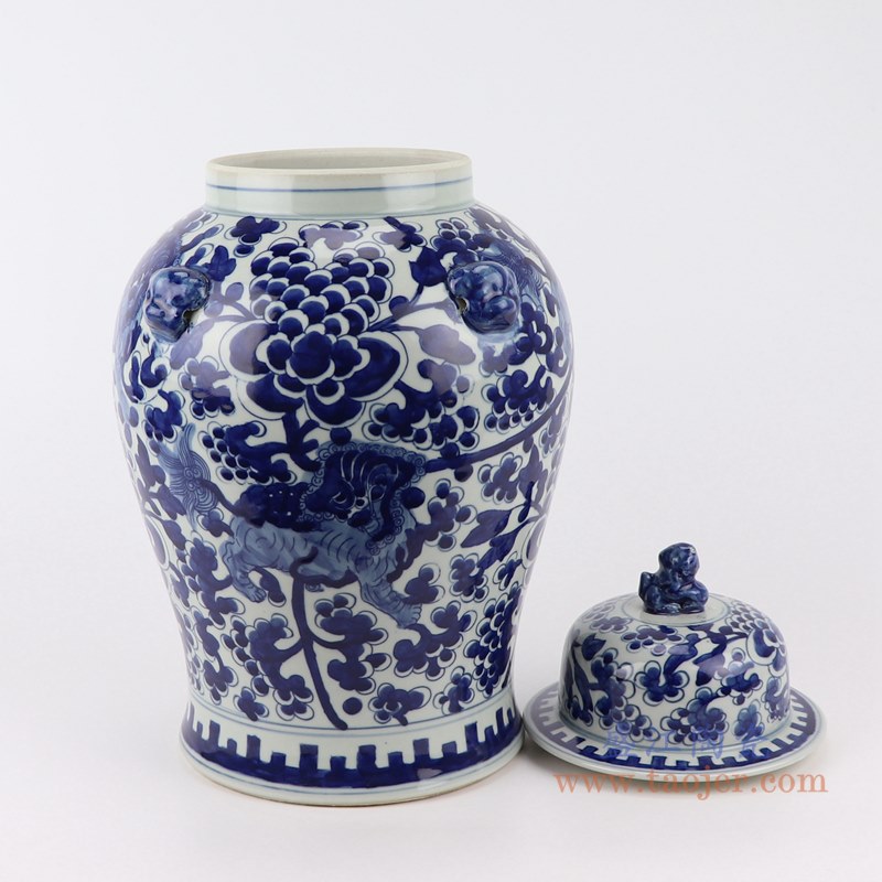 青花缠枝莲麒麟将军罐;产品编号:RYWD34-C 产品尺寸(单位cm): 高:39直径:23口径:底径:17.3重量:3.7KG
