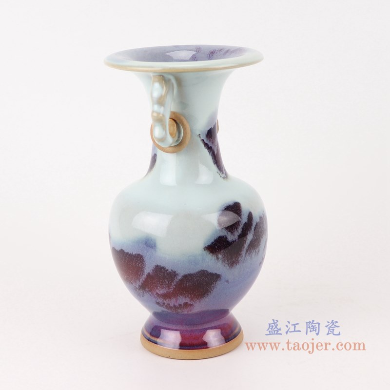 颜色釉窑变钧瓷红白相间色双耳瓶;产品编号：RZFW40-B       产品尺寸(单位cm):  高：21直径：11.3口径：底径：7.2重量：0.75KG