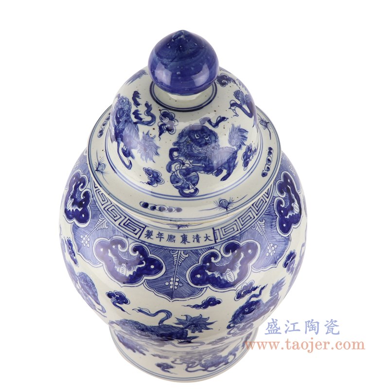 青花狮子绣球纹将军罐;产品编号:RZKM01-E 产品尺寸(单位cm): 高:56直径:33口径:底径:25重量:10.5KG
