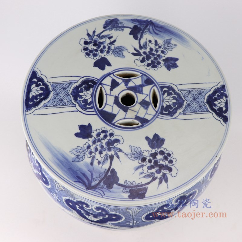青花花鸟镂空凳子凉墩;产品编号:RZKM09 产品尺寸(单位cm): 高:40.4直径:29.5口径:底径:23.5重量:12.25KG