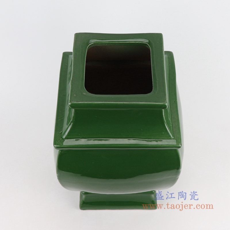 颜色釉绿色四方花瓶;产品编号：RZSC38       产品尺寸(单位cm):  高：31.5直径：20.5口径：底径：14重量：4.9KG