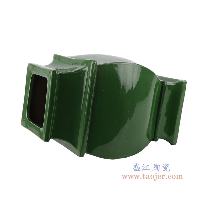 颜色釉绿色四方花瓶;产品编号：RZSC38       产品尺寸(单位cm):  高：31.5直径：20.5口径：底径：14重量：4.9KG